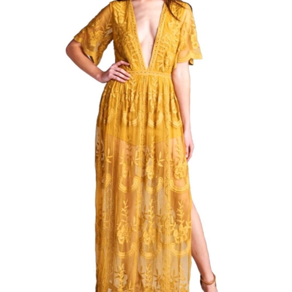 Size M Honey Punch Maxi Romper